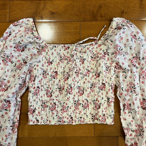 Floral Smocked Puff Sleeve Top - Picture 2 of 5